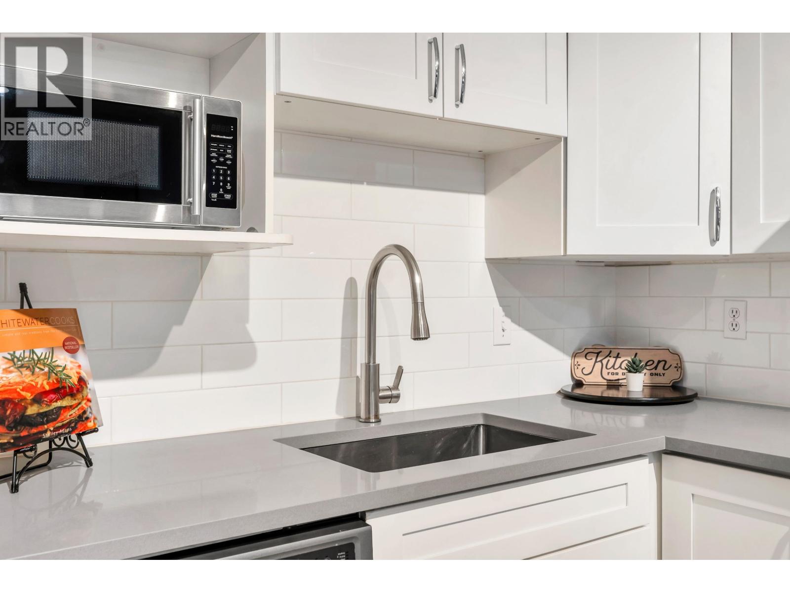 110 1215 PACIFIC STREET - Photo 4 of 26, Coquitlam, British Columbia