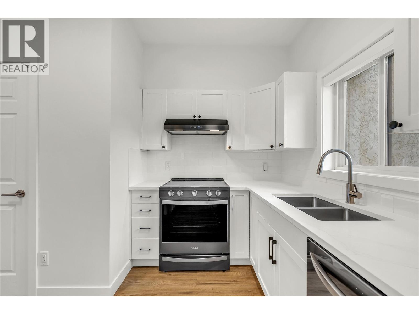 #105 48 Galt Avenue - 11