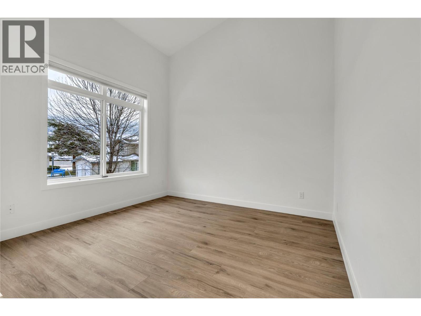 #105 48 Galt Avenue - 17
