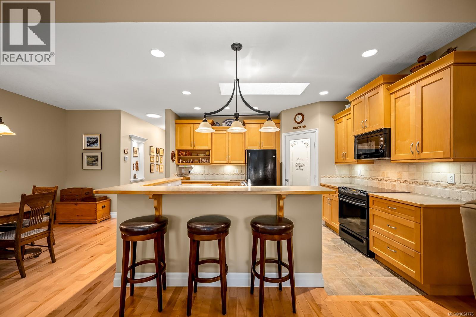 66 2300 Murrelet Dr - Photo 5 of 48, Comox, British Columbia