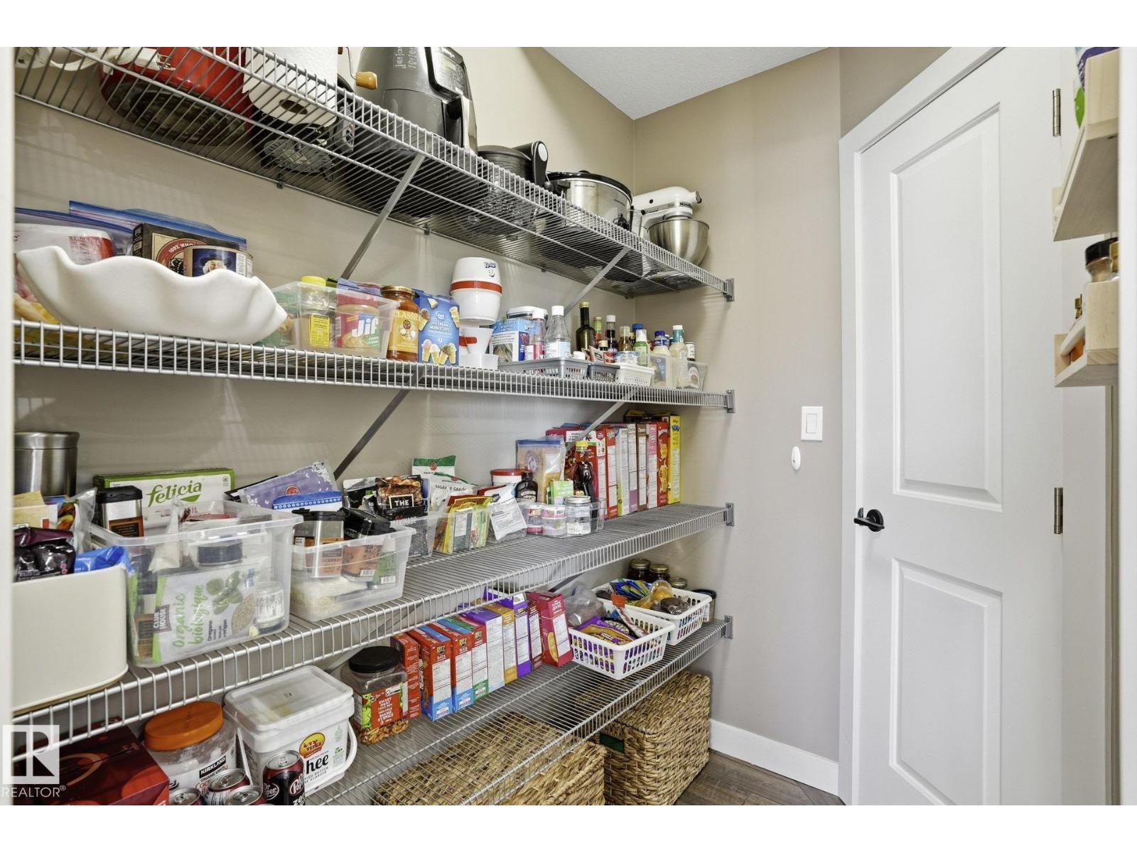 
          20 RICHMOND LI
            <br/>
            <span>Fort Saskatchewan</span>
            , 
            <span>AB</span>
             <span>T8L0S2</span>
         - Photo 37