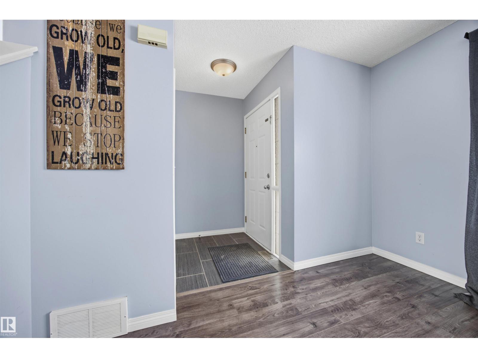 2103 36 AV NW NW - Photo 2 of 36, Edmonton, Alberta