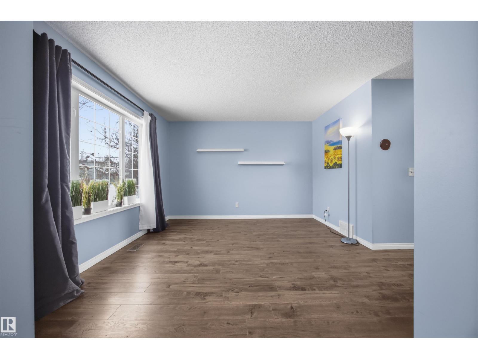 2103 36 AV NW NW - Photo 3 of 36, Edmonton, Alberta