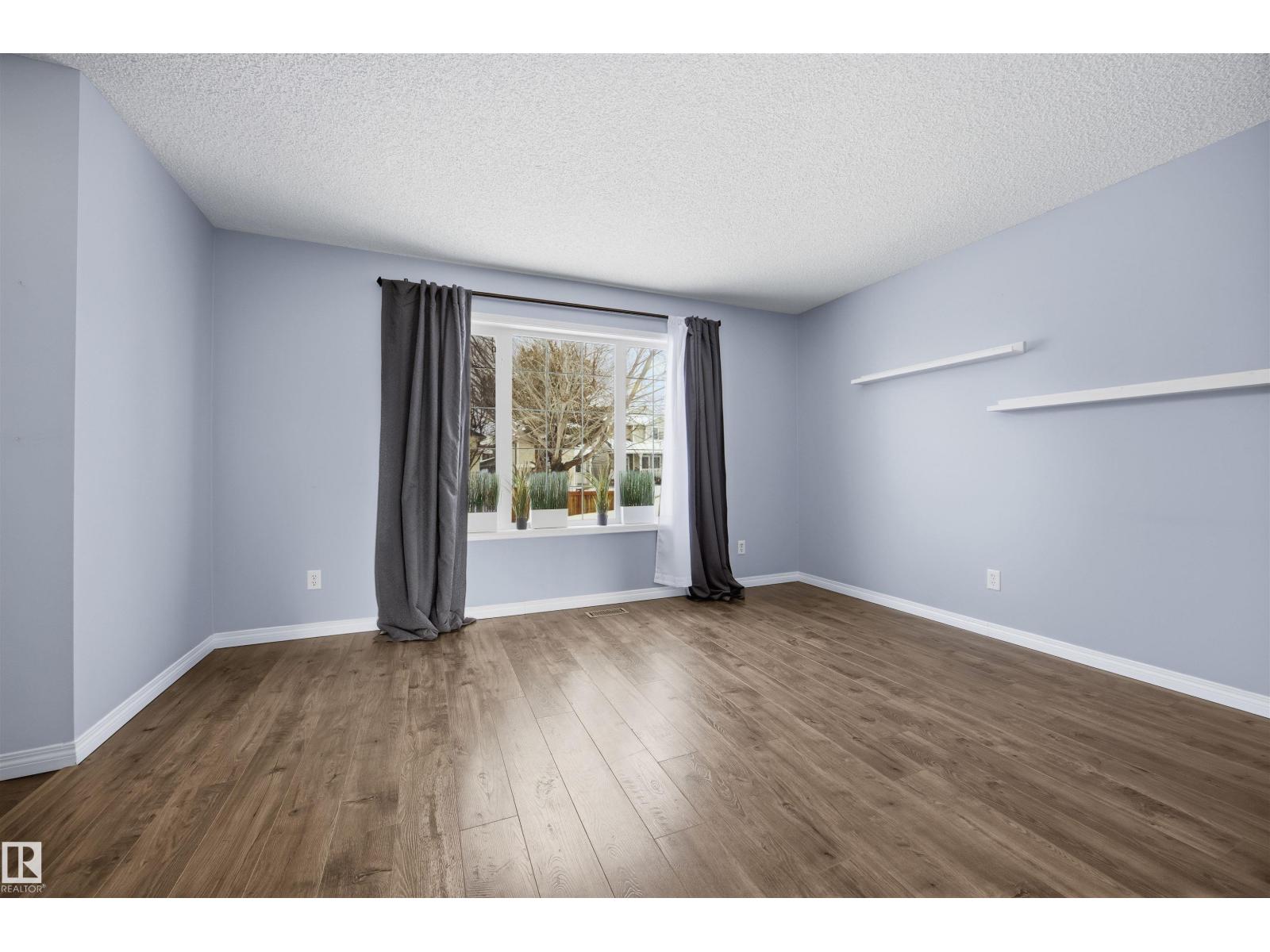 2103 36 AV NW NW - Photo 4 of 36, Edmonton, Alberta