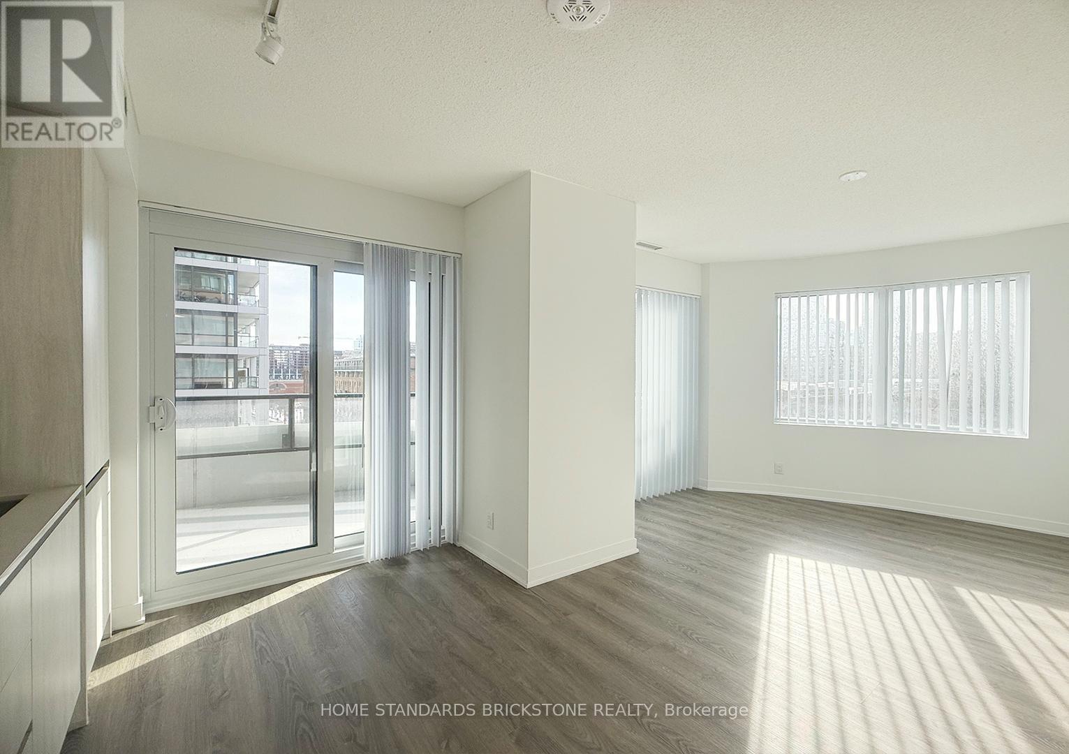 615 - 180 FRONT STREET - Photo 2 of 10, Toronto (Waterfront Communities), Ontario