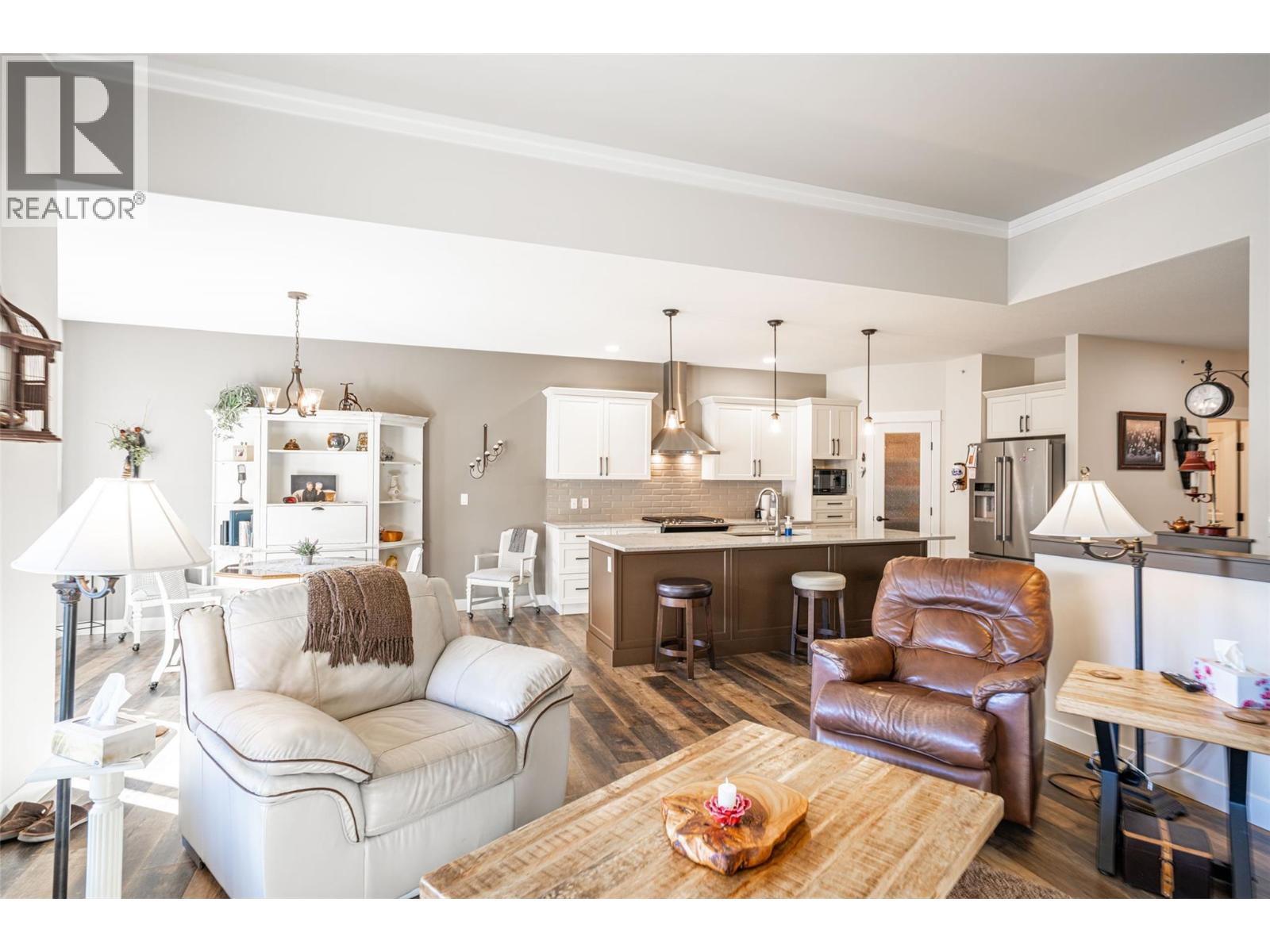 #3 2444 York Avenue - 9