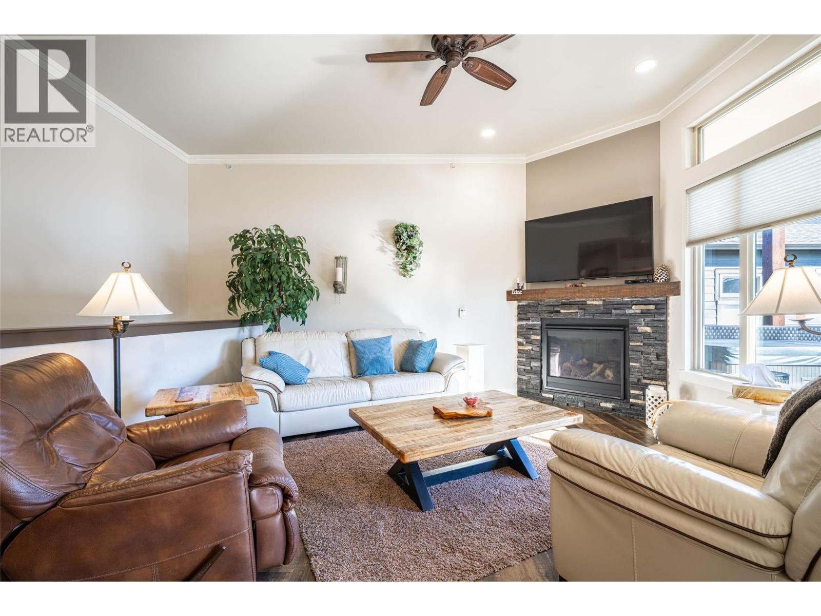 #3 2444 York Avenue - 8