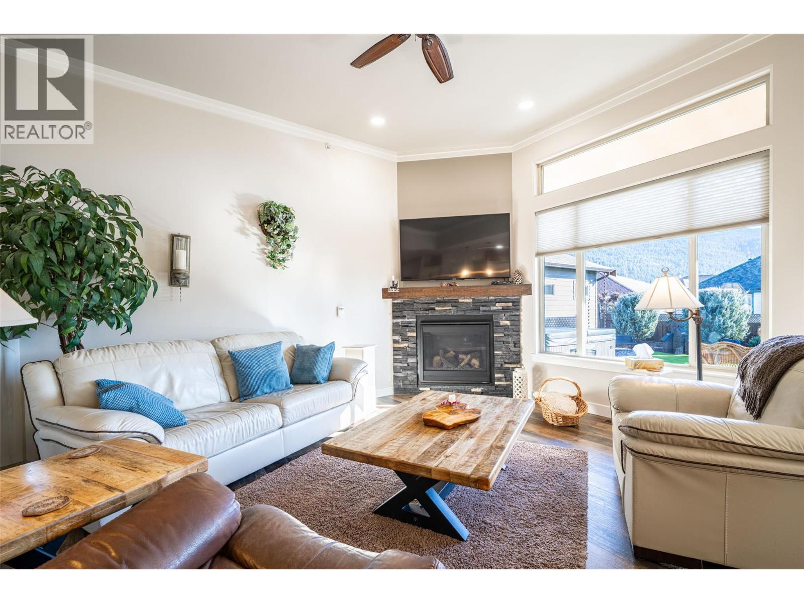 #3 2444 York Avenue - 7