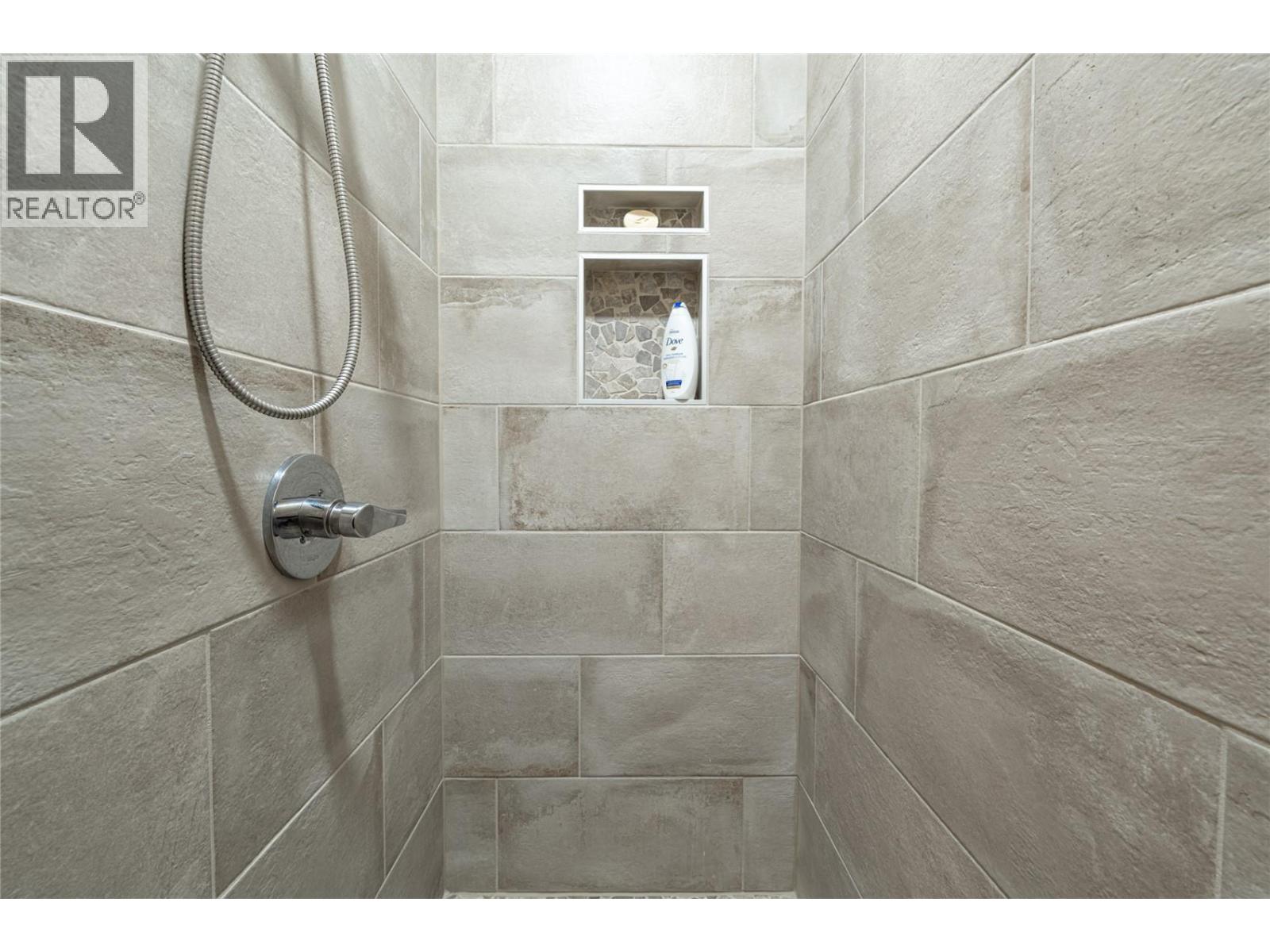#3 2444 York Avenue - 26