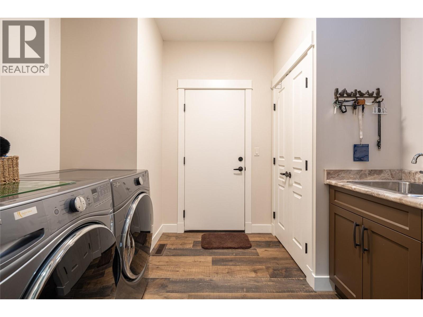 2444 York Avenue Unit# 3, Armstrong