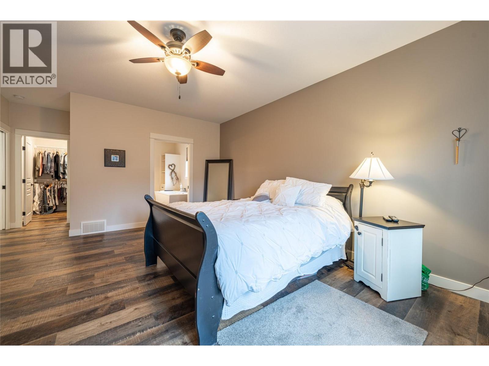 #3 2444 York Avenue - 28