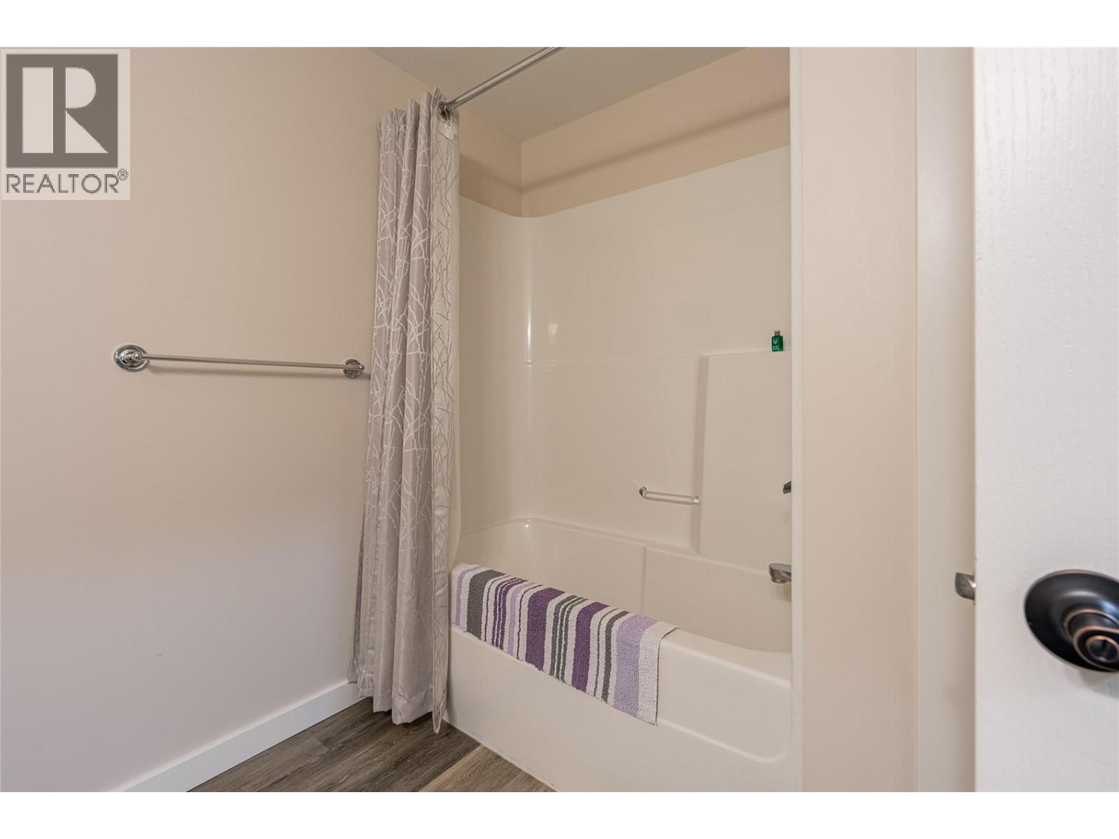 #3 2444 York Avenue - 45