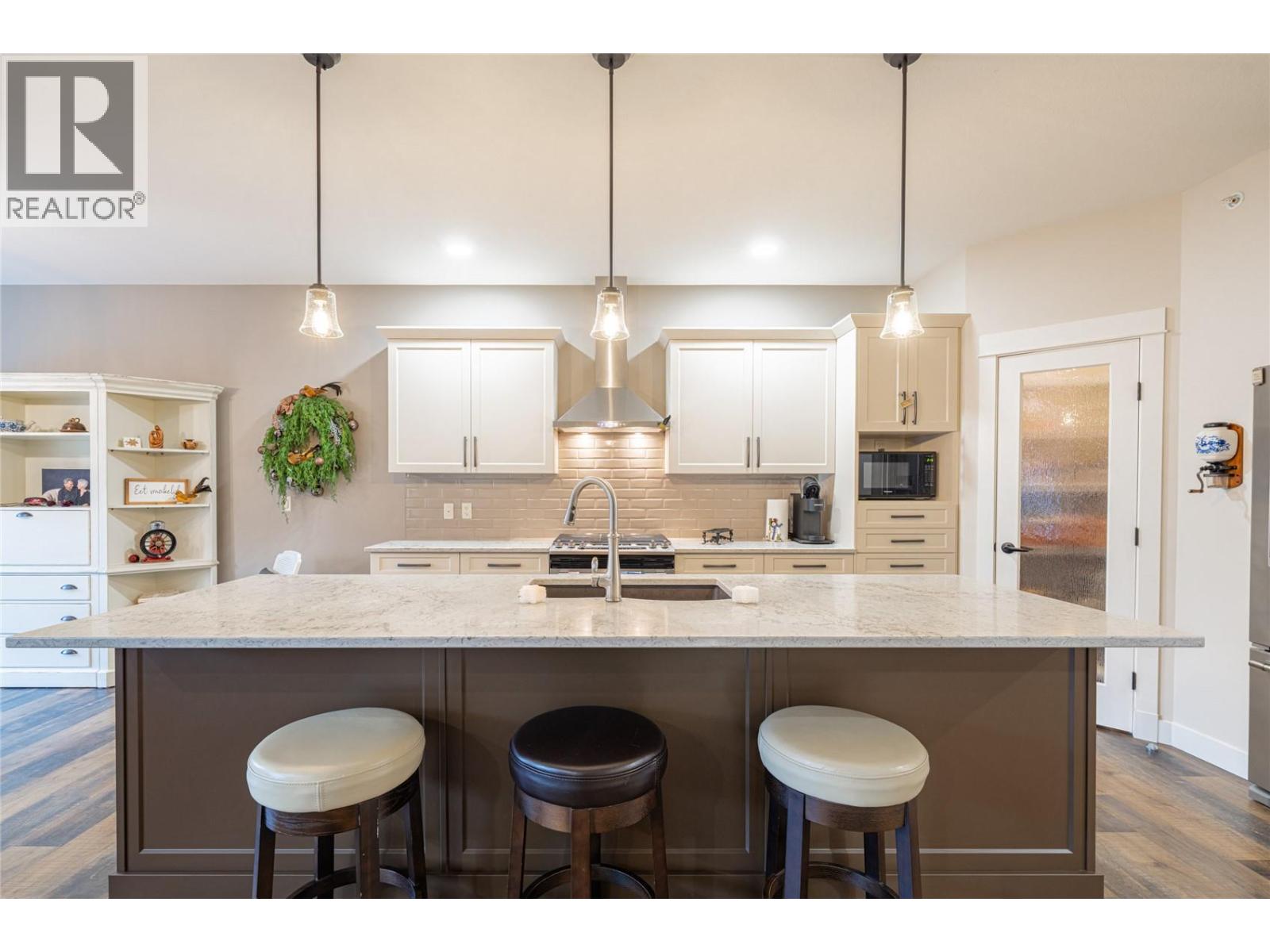 2444 York Avenue Unit# 3, Armstrong