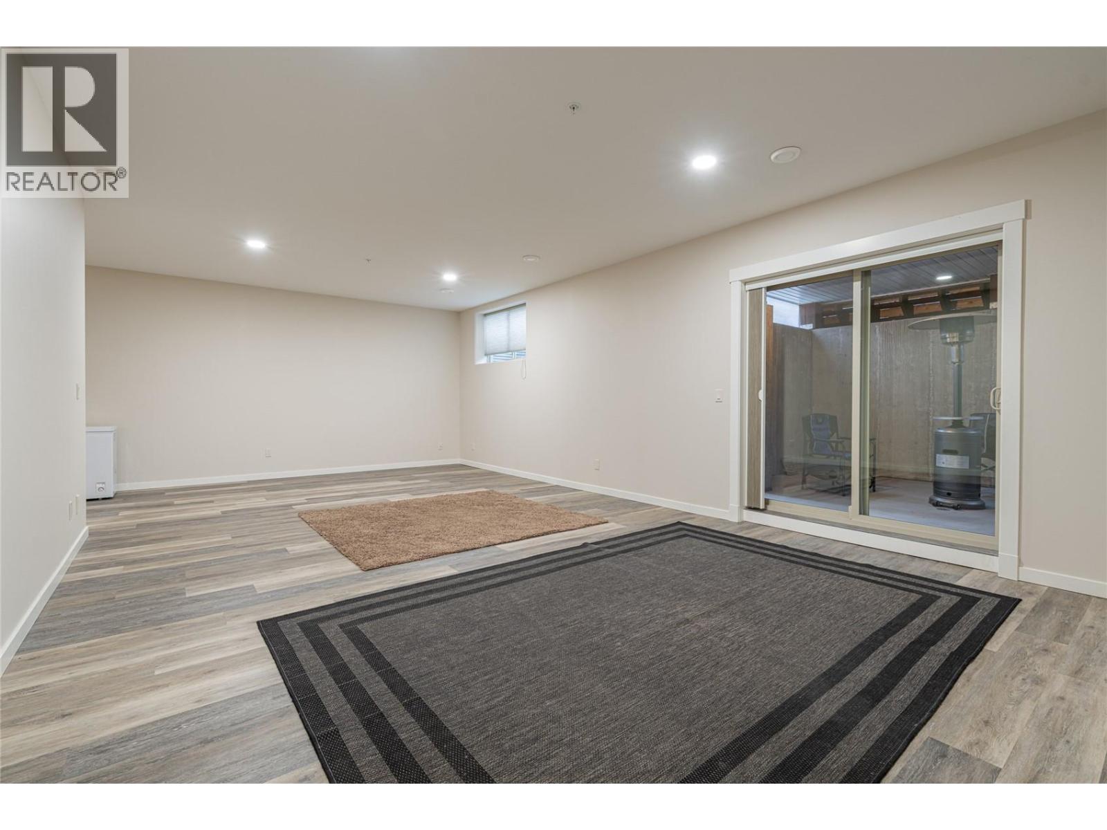 2444 York Avenue Unit# 3, Armstrong