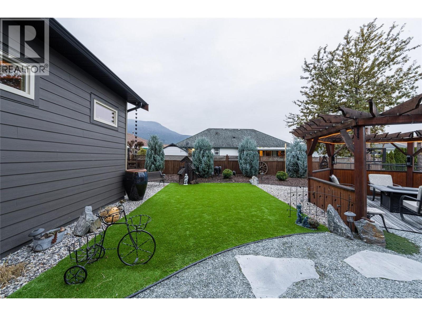 #3 2444 York Avenue - 60