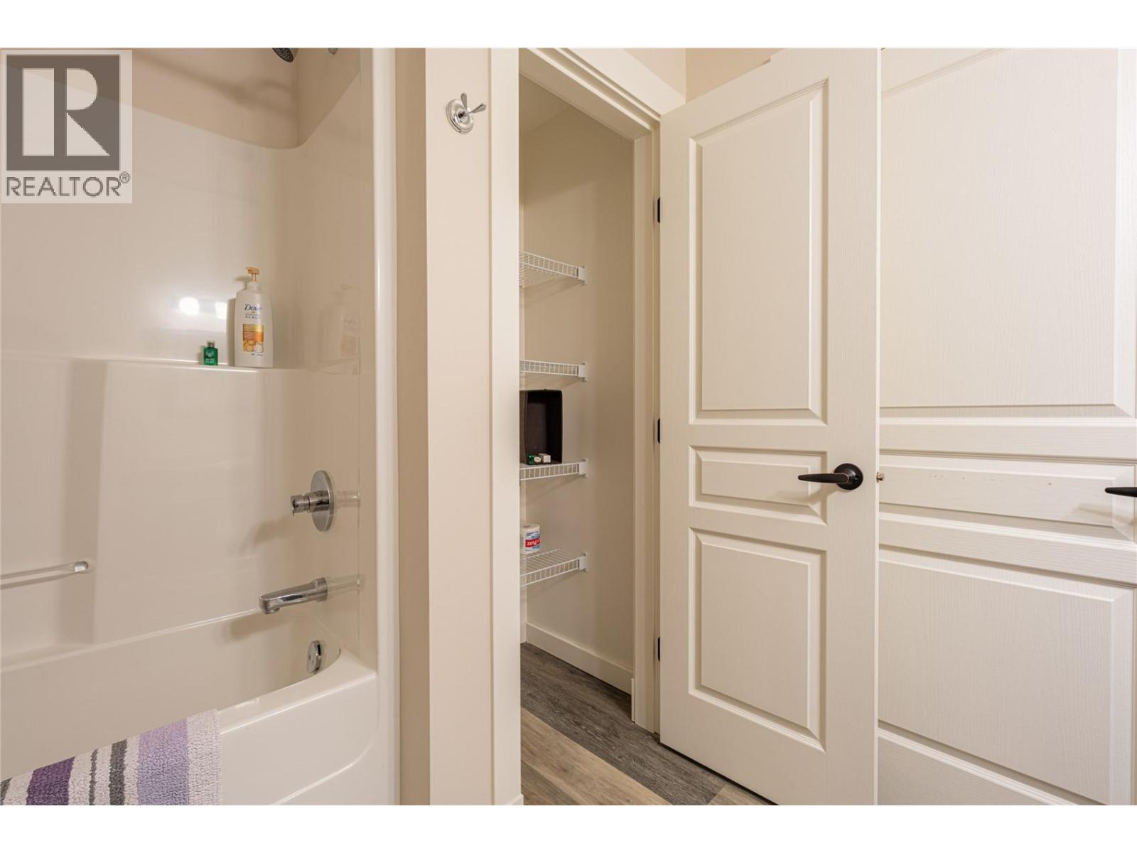 #3 2444 York Avenue - 46