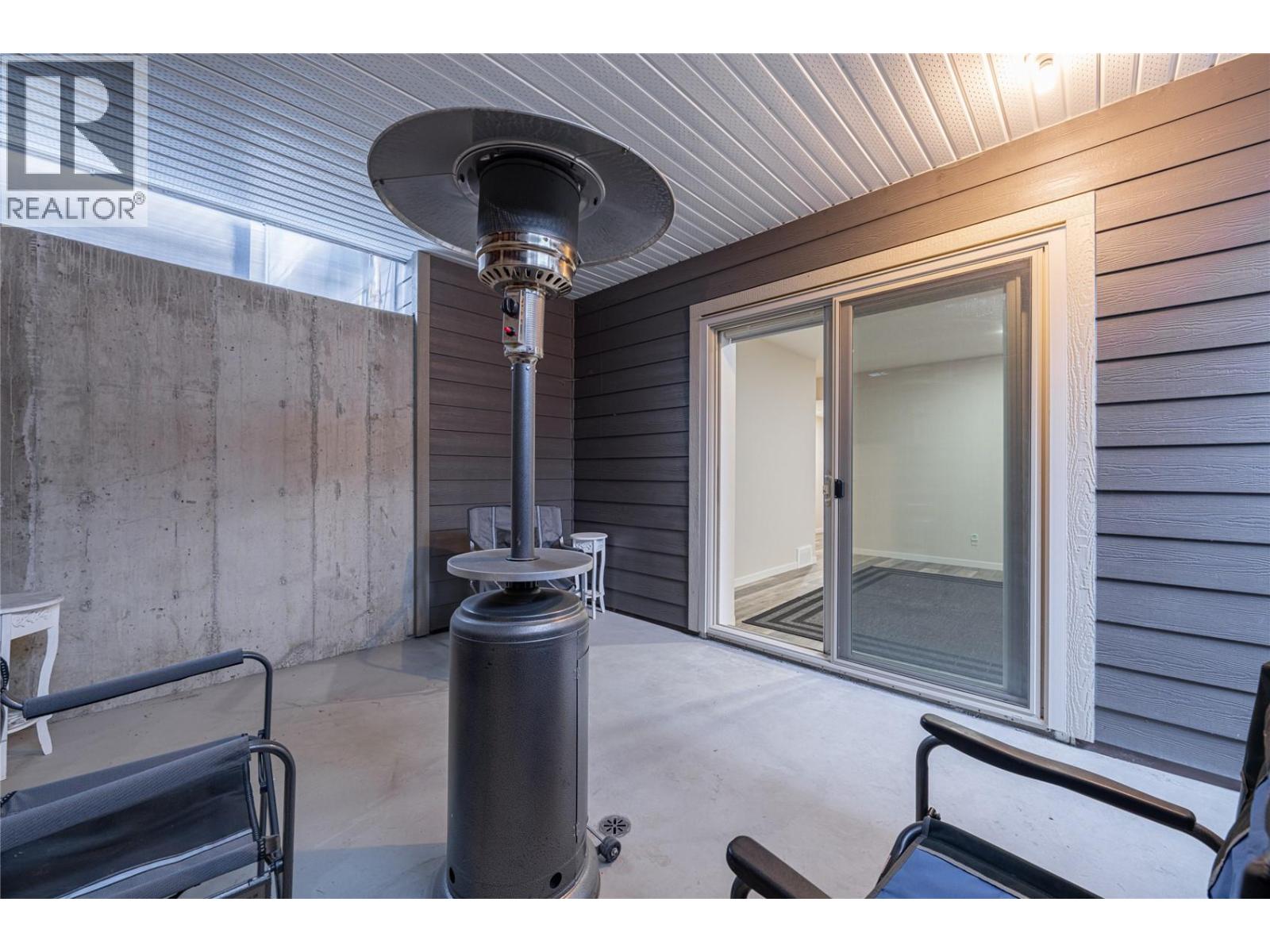 #3 2444 York Avenue - 54