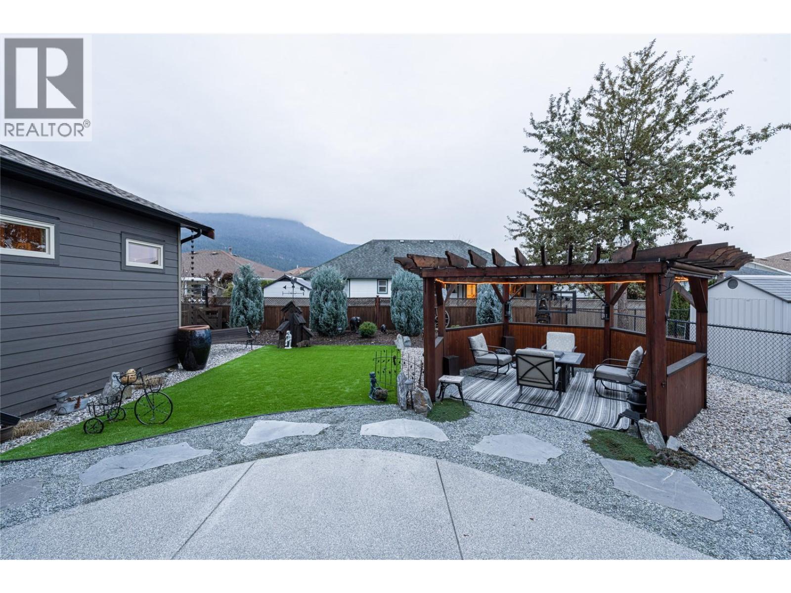 #3 2444 York Avenue - 67