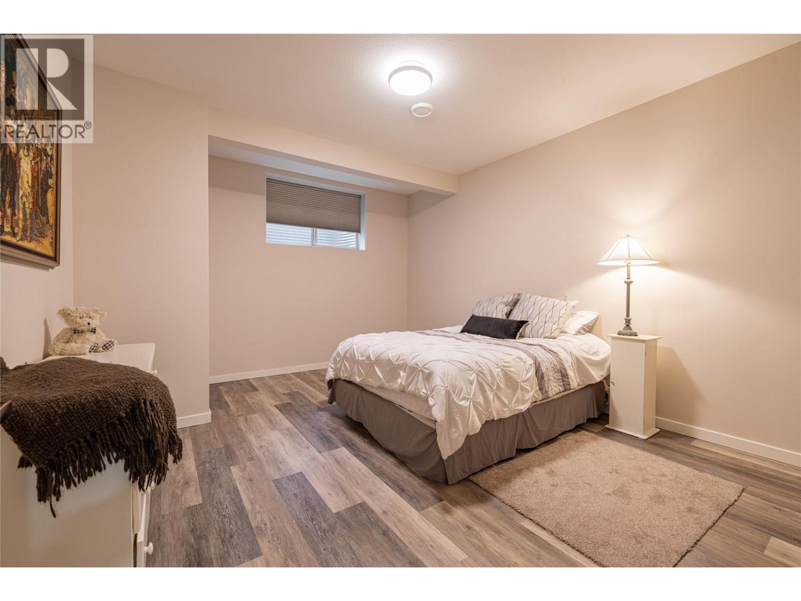 #3 2444 York Avenue - 37