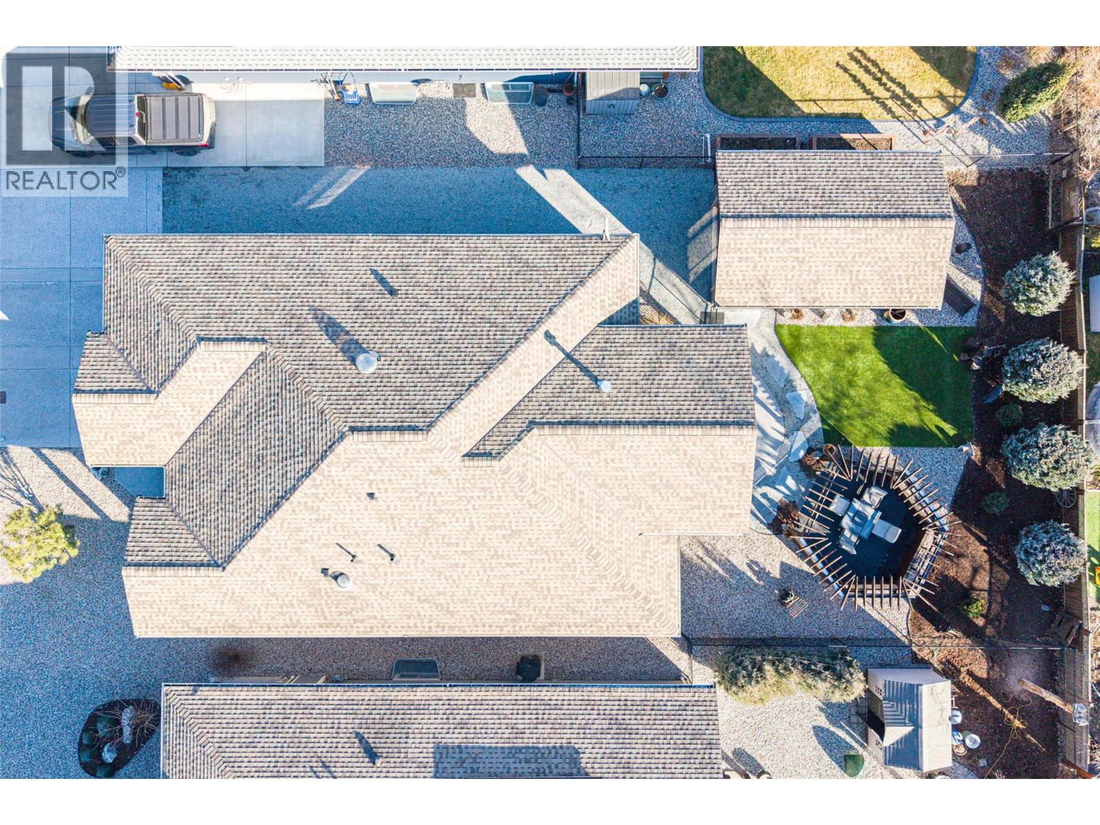 #3 2444 York Avenue - 76