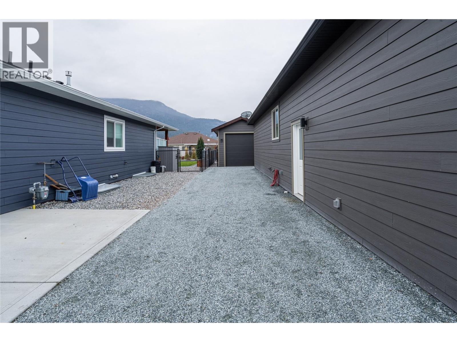 #3 2444 York Avenue - 58