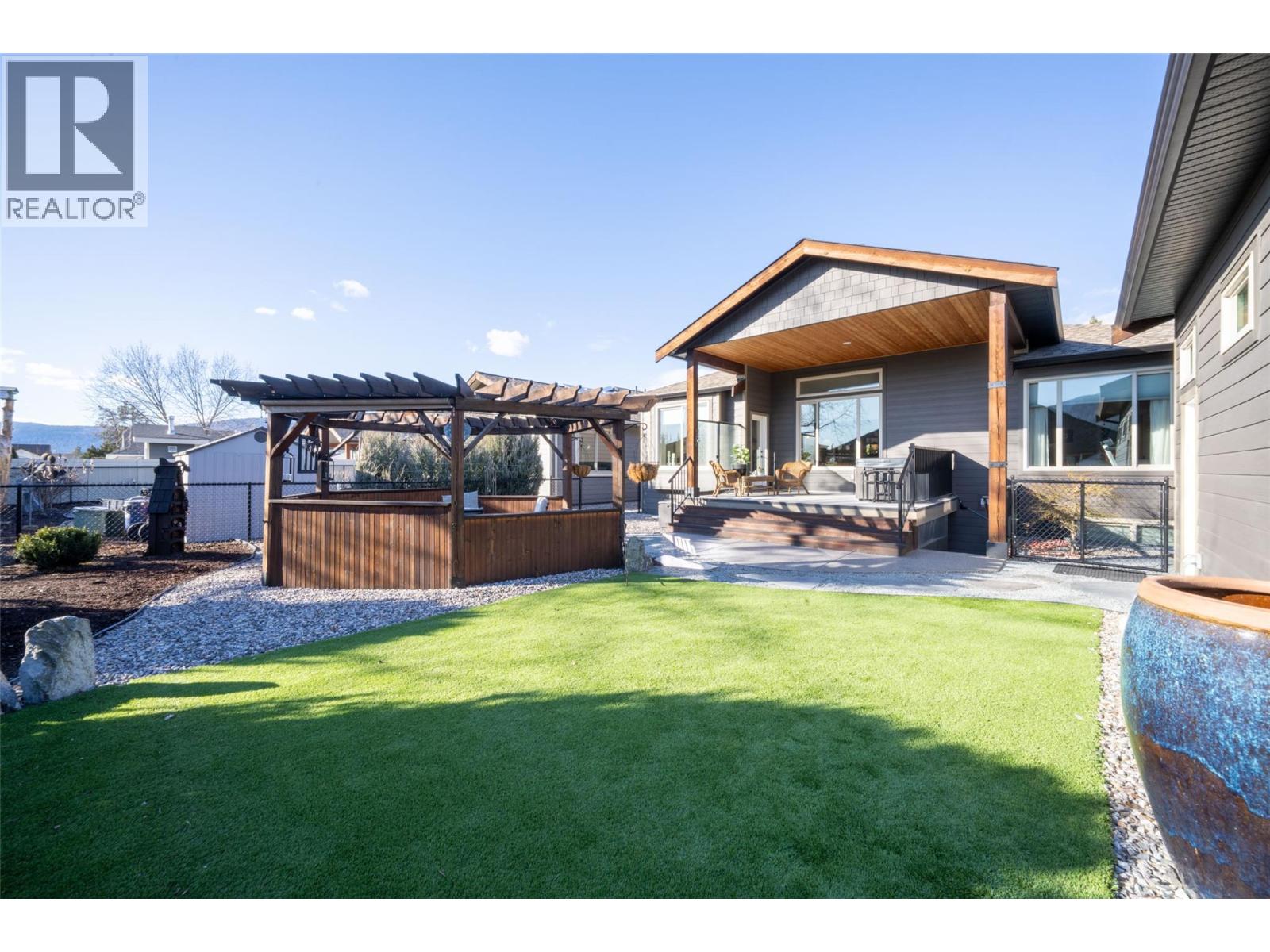 #3 2444 York Avenue - 72
