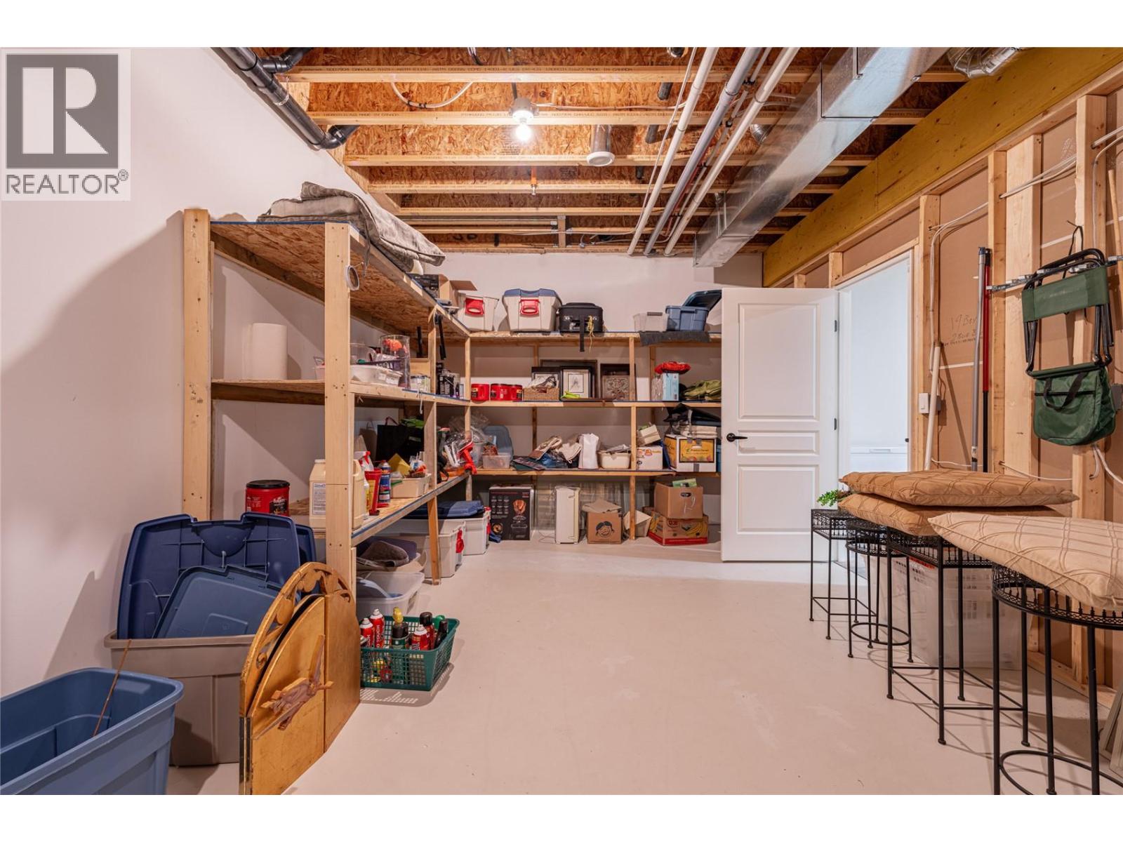 #3 2444 York Avenue - 52