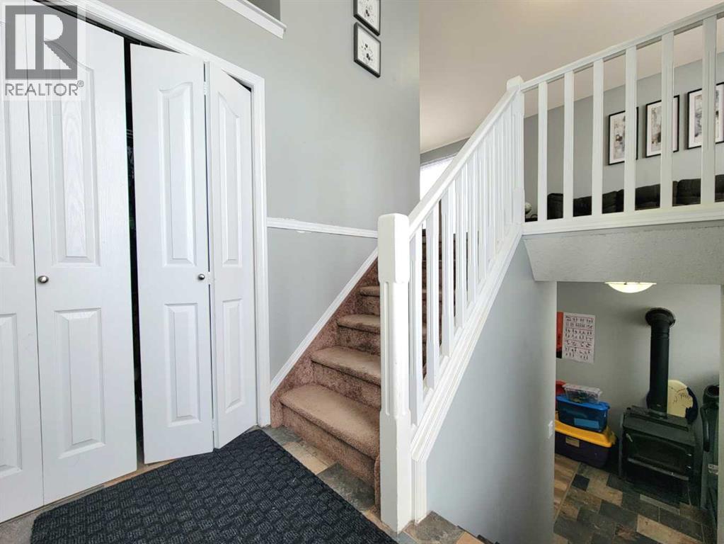 7559 115 Street - Photo 2 of 34, Grande Prairie, Alberta