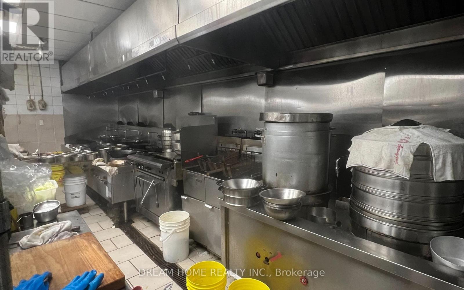 173 RAVEL ROAD - Photo 3 of 6, Toronto (Hillcrest Village), Ontario