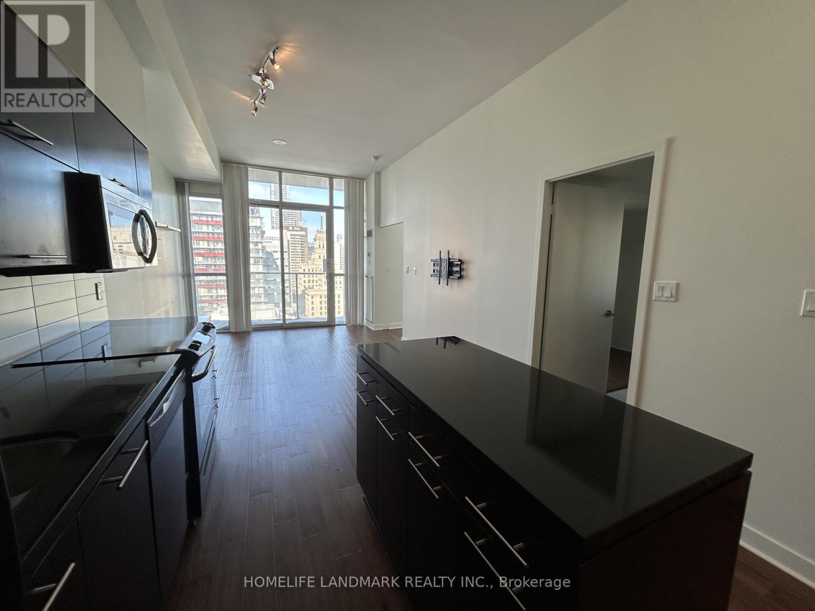 2206 - 126 SIMCOE STREET - Photo 3 of 14, Toronto (Waterfront Communities), Ontario