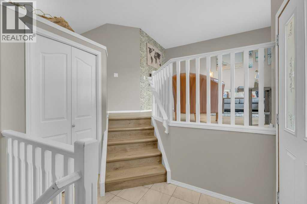 8 Horne Close - Photo 5 of 32, Sylvan Lake, Alberta