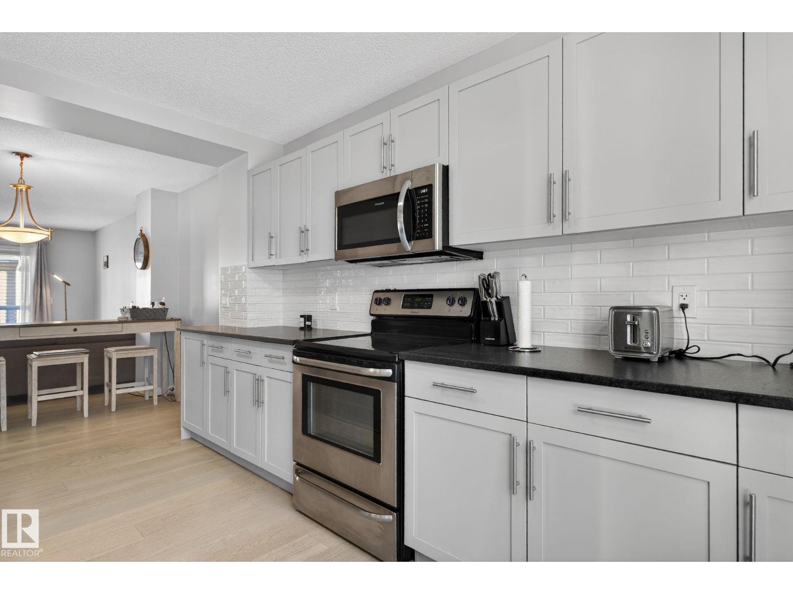 #60 1804 70 ST SW - Photo 3 of 42, Edmonton, Alberta