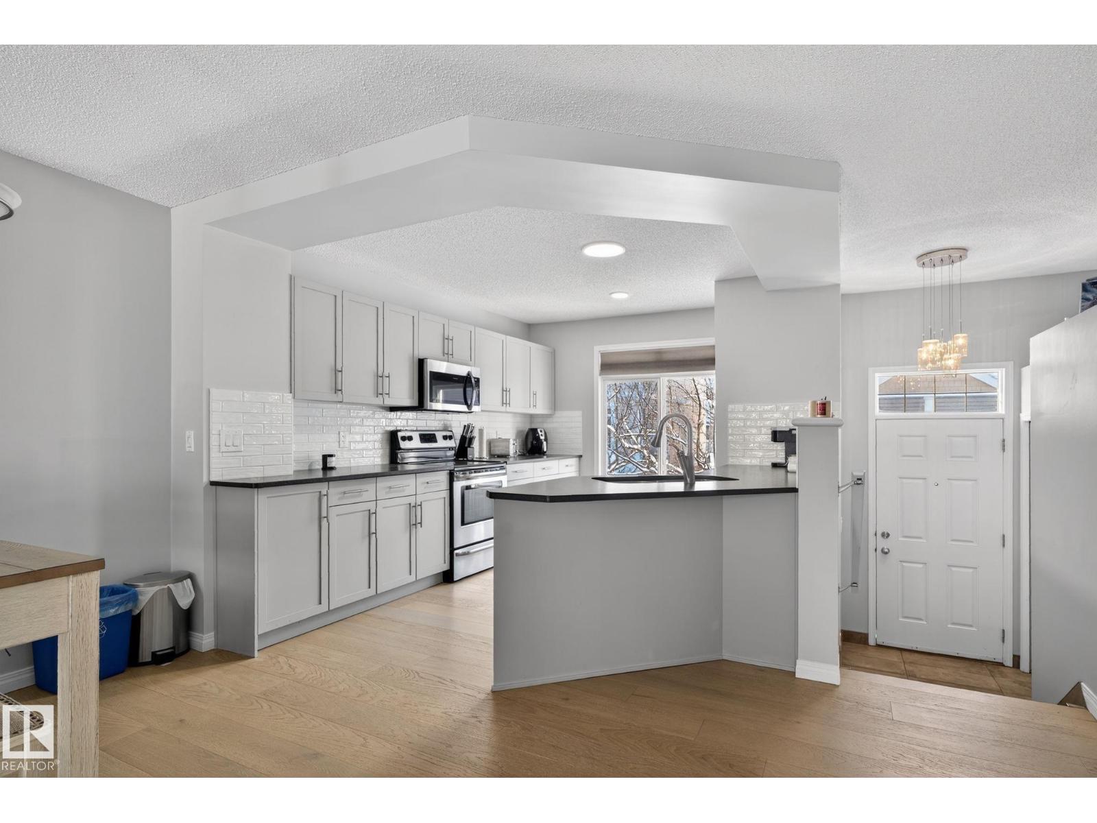 #60 1804 70 ST SW - Photo 4 of 42, Edmonton, Alberta