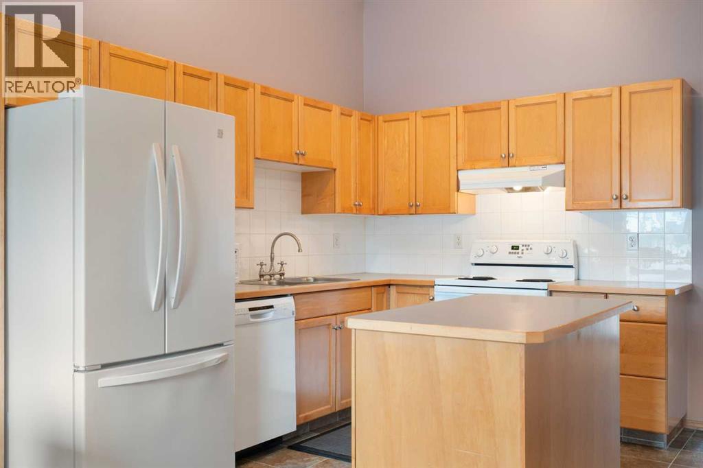 622 3 Street - Photo 4 of 37, Strathmore, Alberta