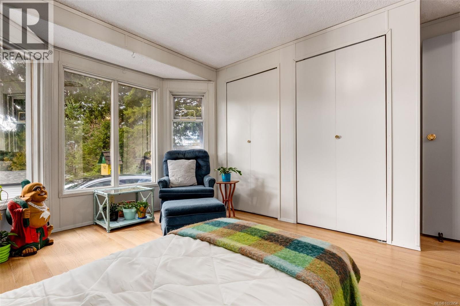 #127 25 MAKI RD - 18