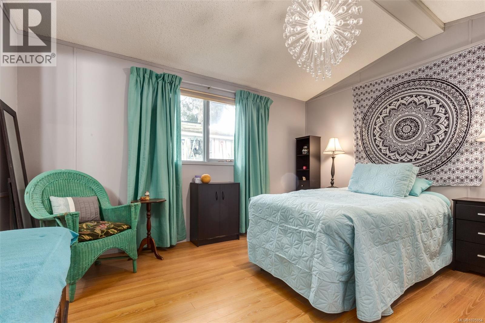 #127 25 MAKI RD - 12