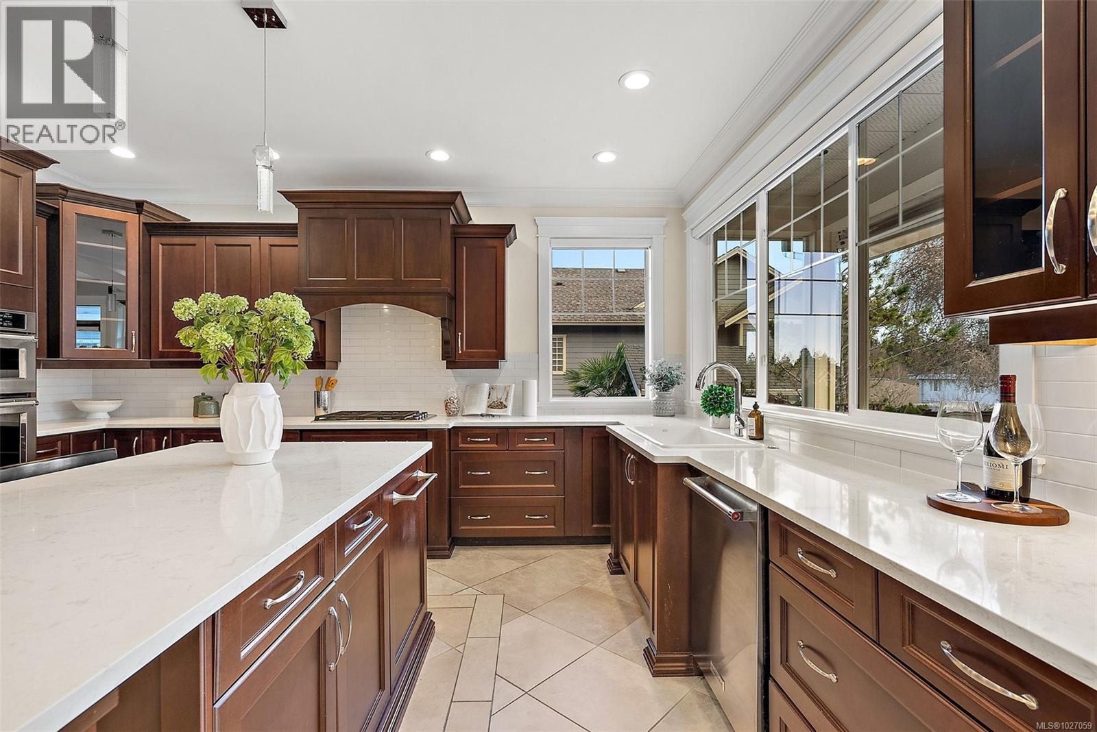  4973 La Quinta Place, Saanich