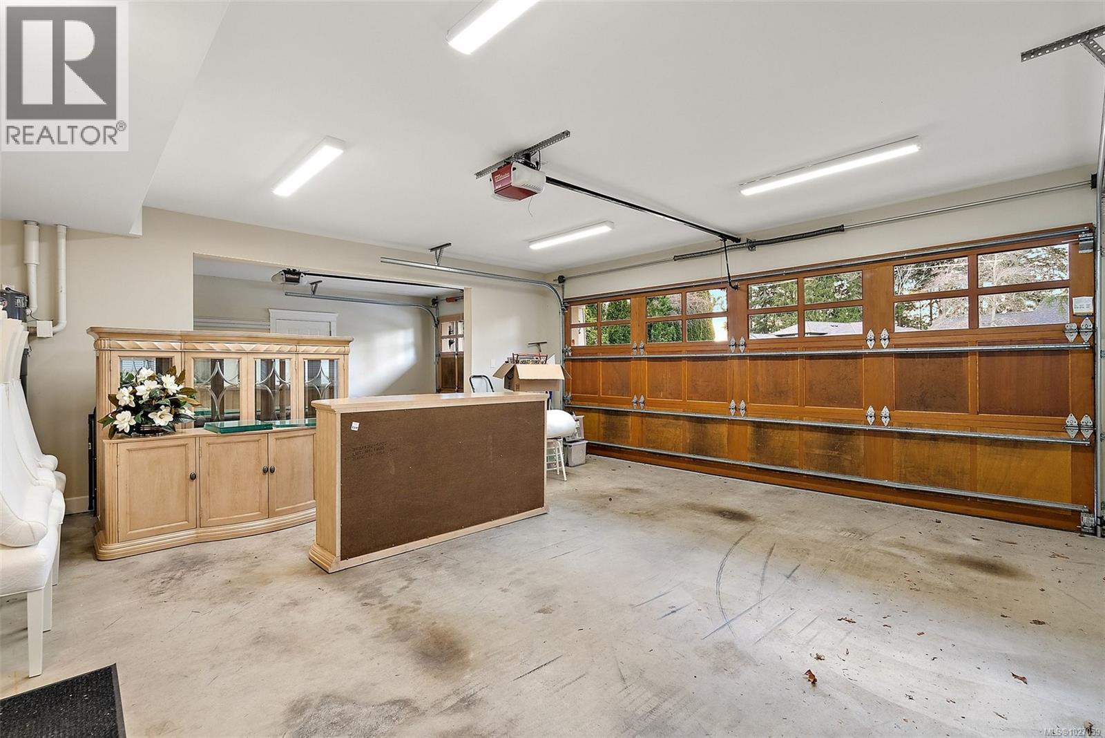  4973 La Quinta Place, Saanich