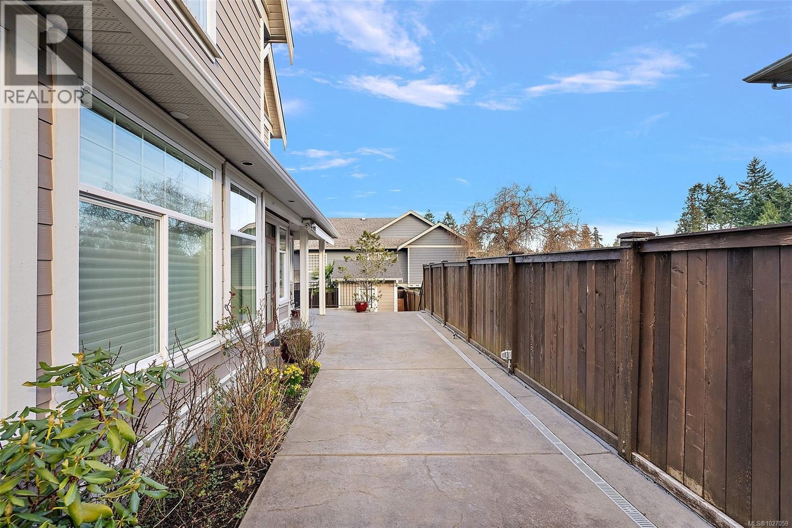  4973 La Quinta Place, Saanich