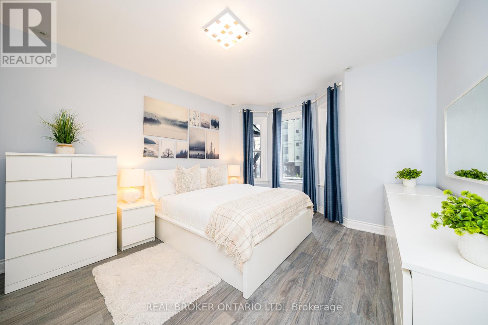 8 SPRINGHURST AVENUE - Photo 5 of 49, Toronto (South Parkdale), Ontario