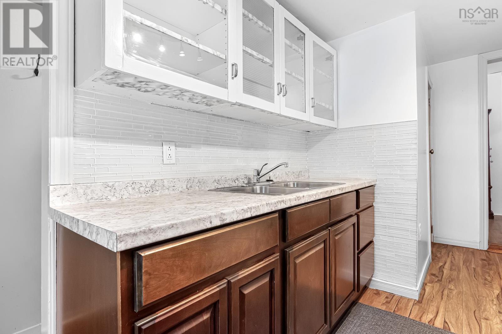 Property 12 of 23 of 3570 Percy Street