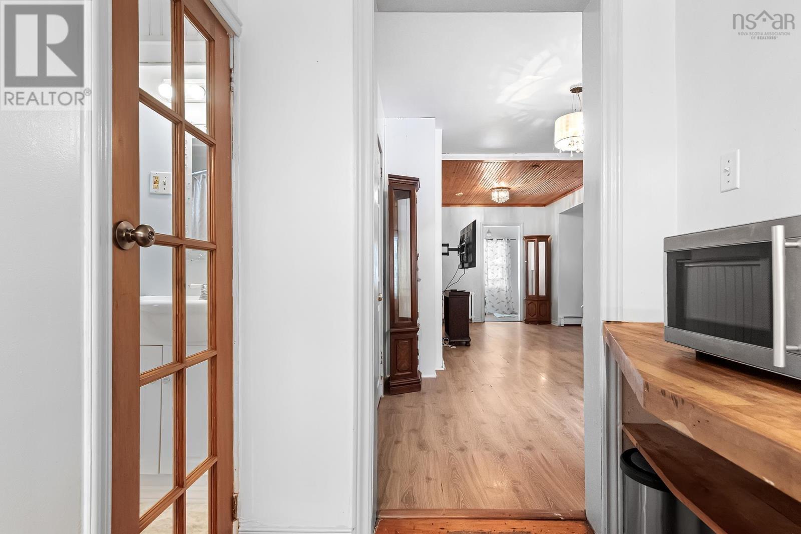 Property 13 of 23 of 3570 Percy Street