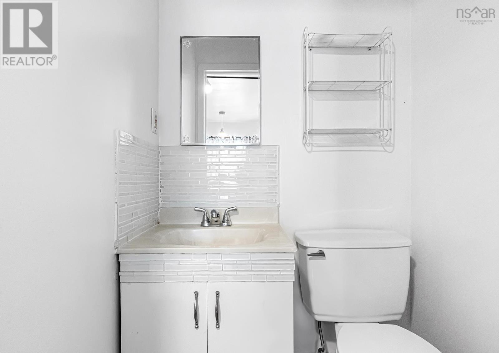 Property 16 of 23 of 3570 Percy Street