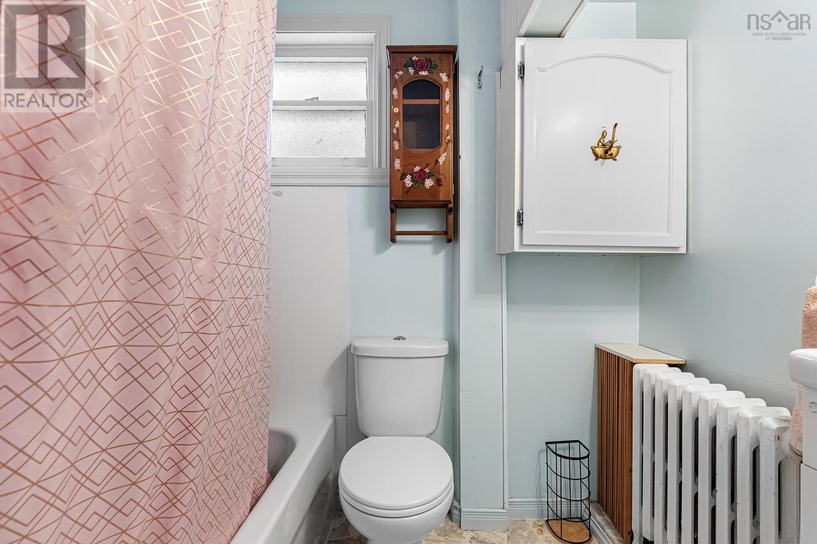 Property 18 of 23 of 3570 Percy Street