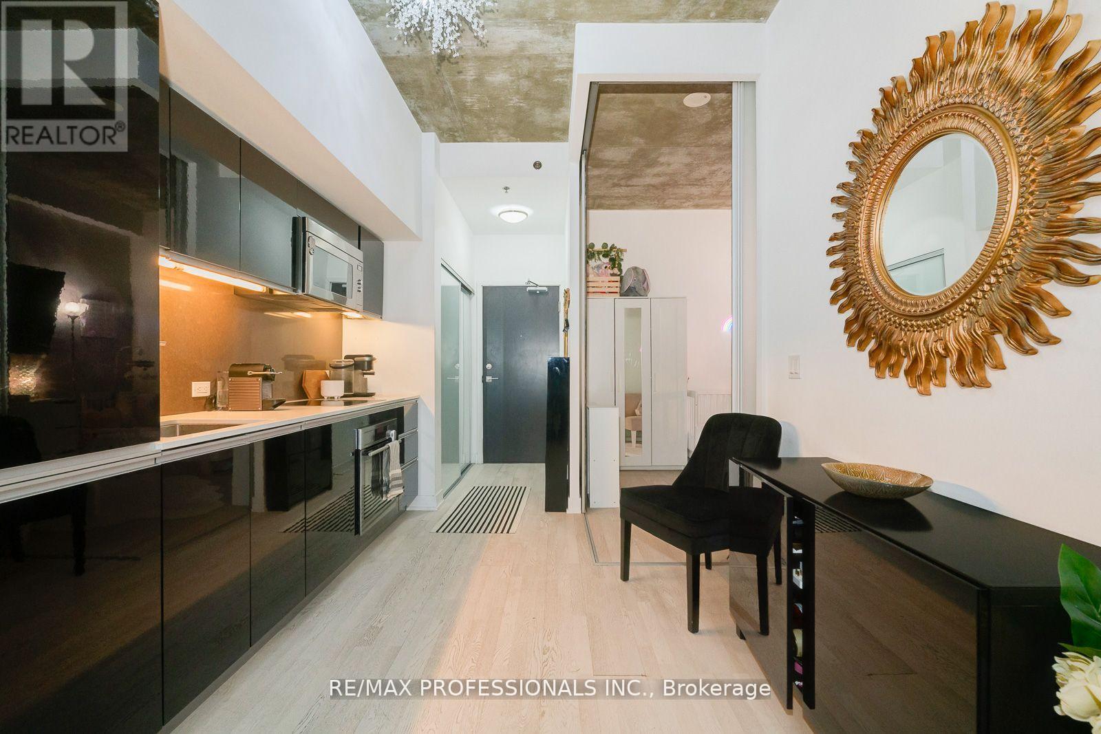 331 - 20 MINOWAN MIIKAN LANE - Photo 4 of 36, Toronto (Little Portugal), Ontario