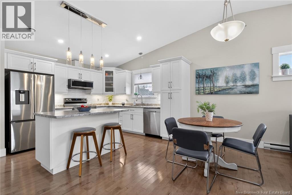 315 Teaberry Avenue - Thumbnail 17