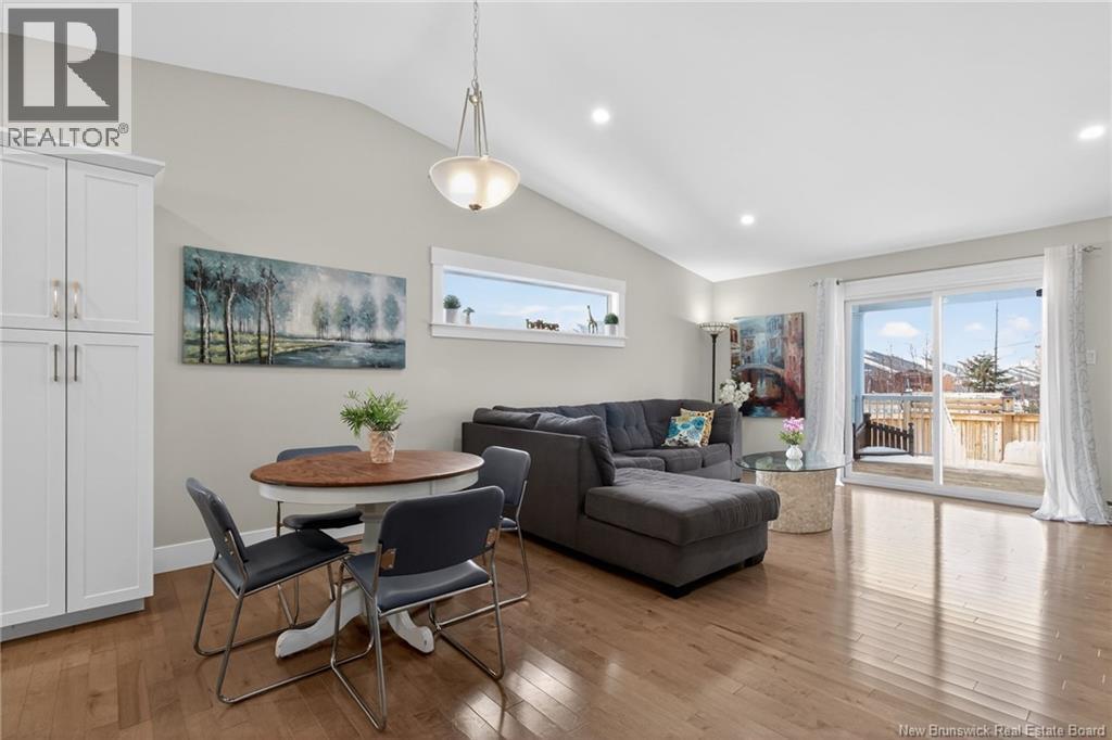 315 Teaberry Avenue - Thumbnail 22