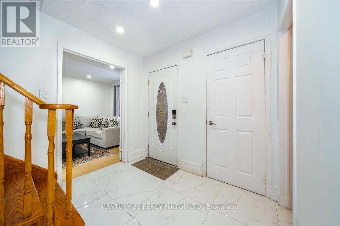 17 DAKIN DRIVE - Photo 3 of 25, Ajax (Central West), Ontario