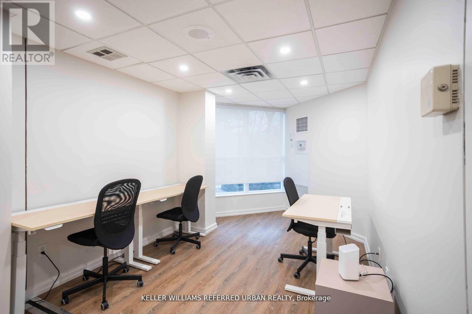 #1812 3233 EGLINTON AVENUE E - 33