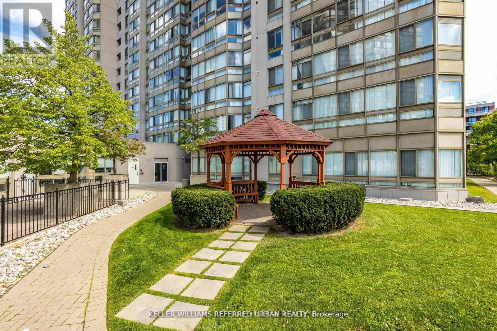 #1812 3233 EGLINTON AVENUE E - 35